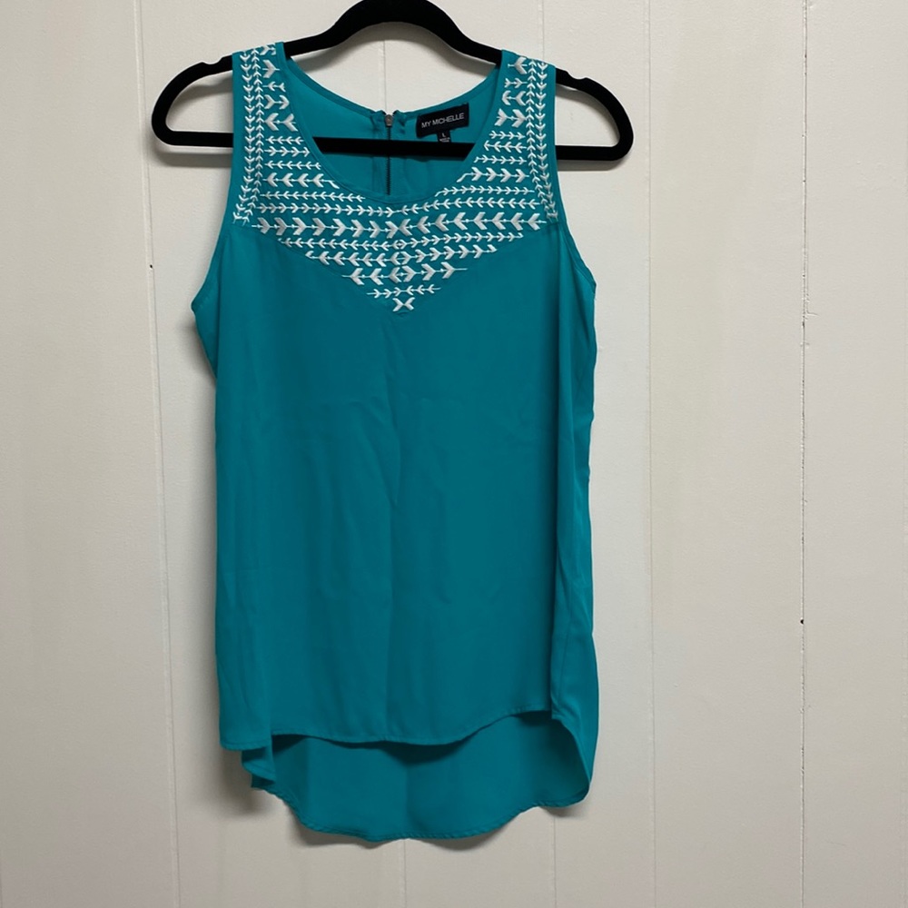Teal and White Sleeveless Blouse